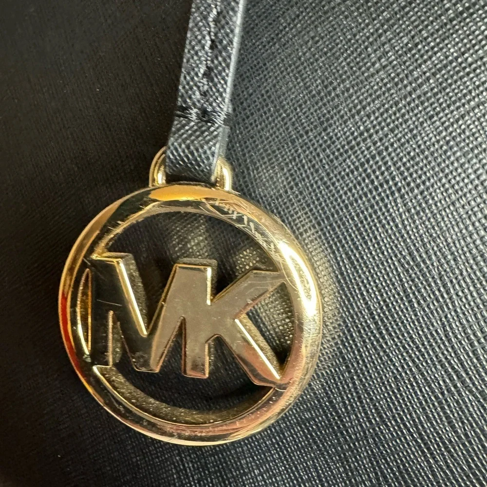 #143 Michael Kors Jet Set Travel Large Top Zip Black Leather Shoulder Tote - Picture 3 of 17